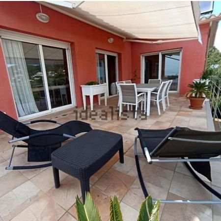 Habitacion Con Desayuno วาญ-โญเบรกา ภายนอก รูปภาพ